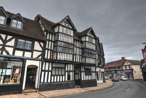 Severn Tudor House シュルーズベリー エクステリア 写真
